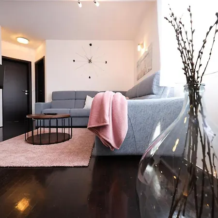 Apartman Aurora *